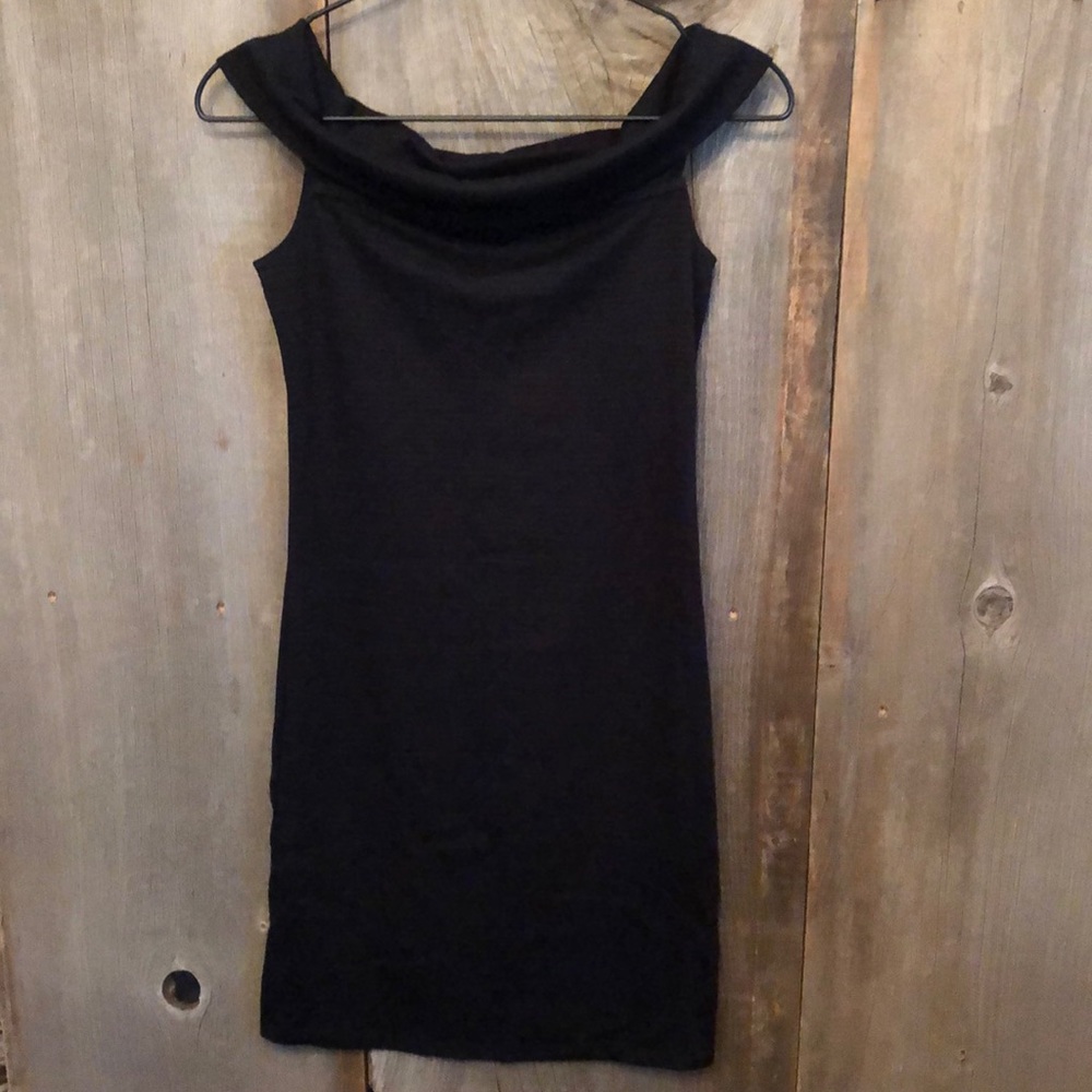 Abercrombie & Fitch Off The Shoulder Bodycon Dress in Black (Stripe) Size Small